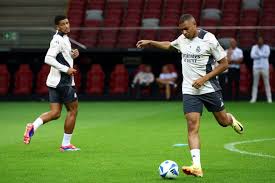 他们通过约 他们通过约